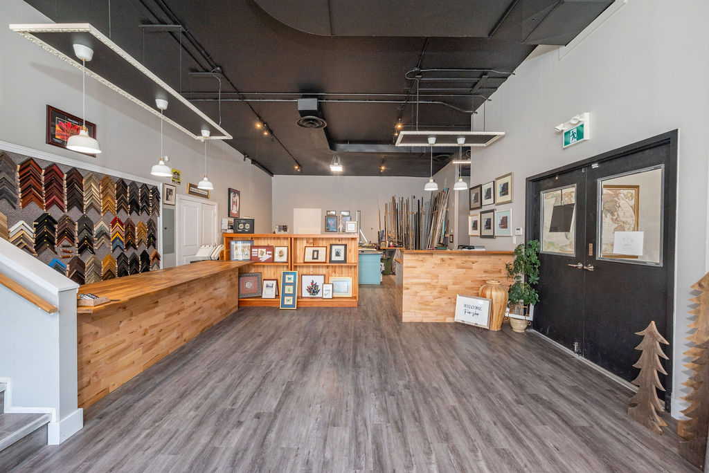 Photo of Purvis Gallery interior